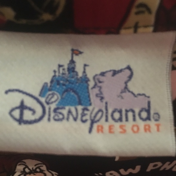 🔥SOLD🔥Disney Button Down Shirt - Picture 5 of 6